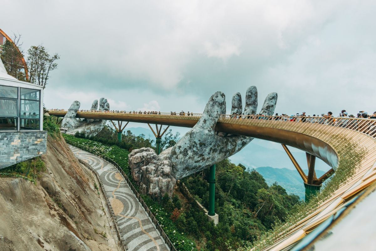 Da Nang Golden Hands Bridge